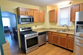 107 Mt Vernon Ave in Pittsburgh, PA - Building Photo - Building Photo