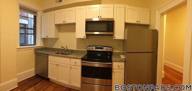 1463 Beacon St