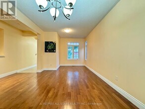 26 Belgrave Square in Markham, ON - Building Photo - Building Photo