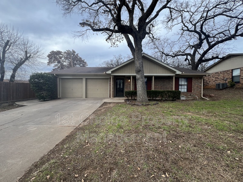 7621 Blue Carriage Ln in Fort Worth, TX - Foto de edificio