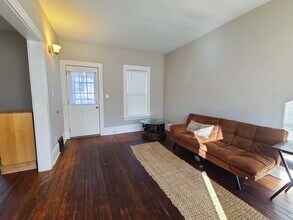 6611 Wakefield Ave in Cleveland, OH - Foto de edificio - Building Photo