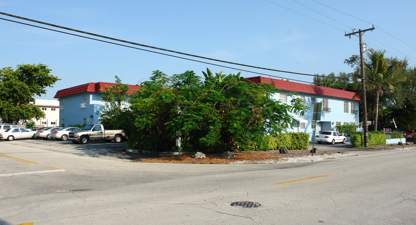 1545 Miami Rd in Fort Lauderdale, FL - Foto de edificio