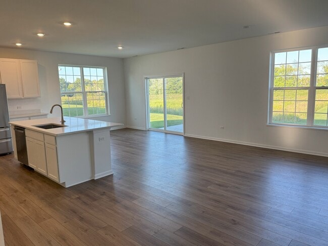 10891 Thomas St in Winfield, IN - Building Photo - Building Photo