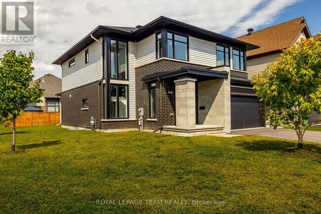 636 Mistwell Ln in Ottawa, ON - Building Photo - Building Photo