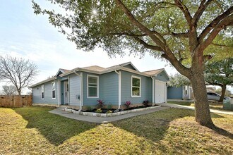 5905 Los Dios Pl in Austin, TX - Foto de edificio - Building Photo