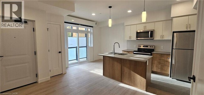 31 Mill St in Kitchener, ON - Building Photo - Building Photo