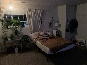 621 W 7th St in Chico, CA - Foto de edificio - Building Photo