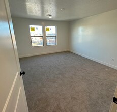 2296 E Alexander Ln in Saint George, UT - Building Photo - Building Photo