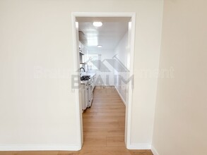 7339 Woodman Ave in Los Angeles, CA - Building Photo - Building Photo