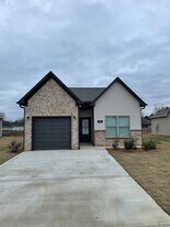 60 Cole Ln in Oak Grove, AL - Building Photo