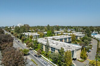 Stoneybrook Villas in Long Beach, CA - Building Photo - Building Photo