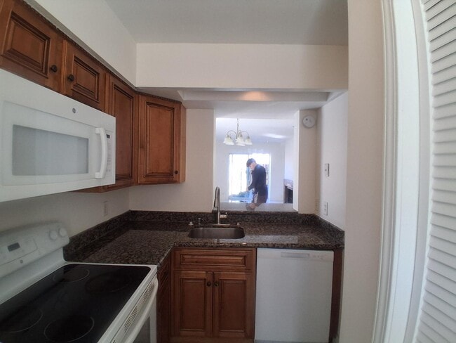 property at 3320 N Arnoult Rd