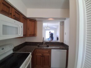 3320 N Arnoult Rd, Unit 129 in Metairie, LA - Foto de edificio - Building Photo