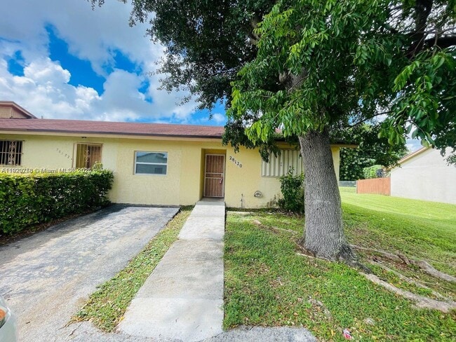 property at 28120 SW 141st Pl