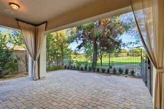 12056 Royal Dolnoch Ct in Las Vegas, NV - Building Photo - Building Photo