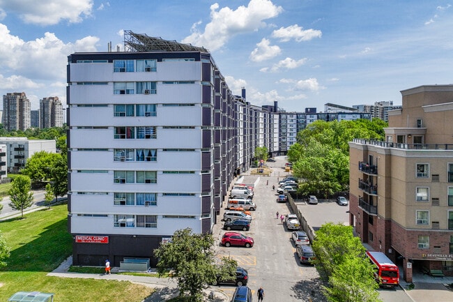 St. Dennis Apartments in Toronto, ON - Building Photo - Building Photo