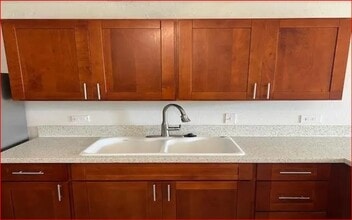 111 Kahului Beach Rd, Unit Harbor Lights Condos in Kahului, HI - Building Photo - Building Photo