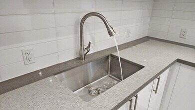 592-596 Church St & 67-71 Gloucester St in Toronto, ON - Building Photo - Building Photo