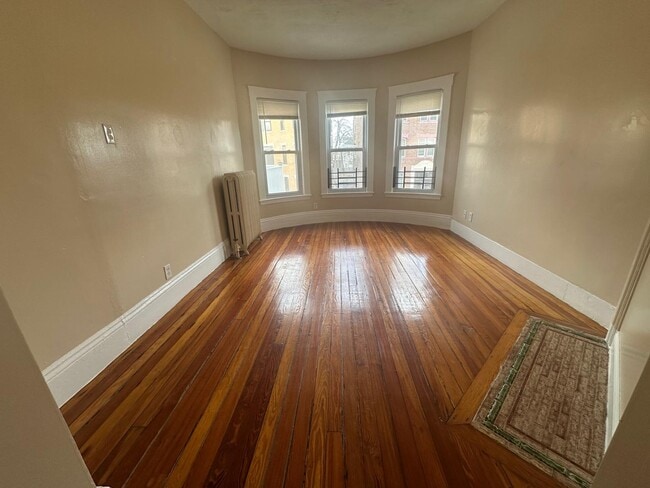 94 Harrishof St, Unit second floor in Boston, MA - Building Photo - Building Photo