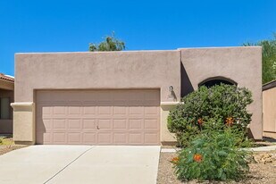 2415 N Avenida TABICA in Green Valley, AZ - Building Photo