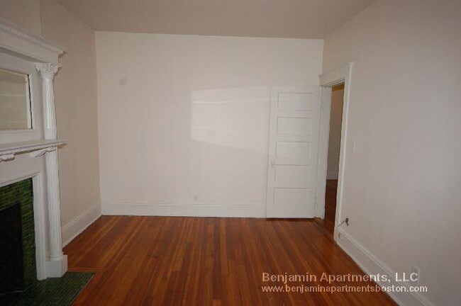1375 Commonwealth Ave, Unit 11 in Boston, MA - Building Photo - Building Photo