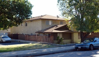 3907 N Mountain View Ave in San Bernardino, CA - Building Photo