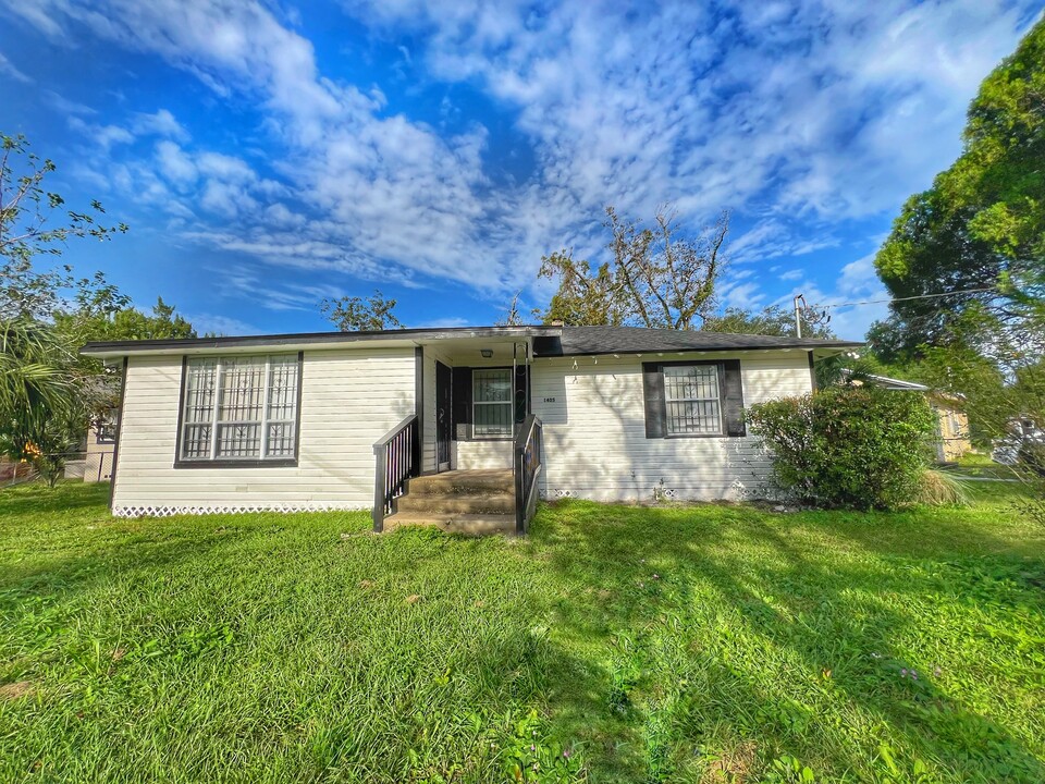 1405 Claudia Spencer St in Jacksonville, FL - Building Photo