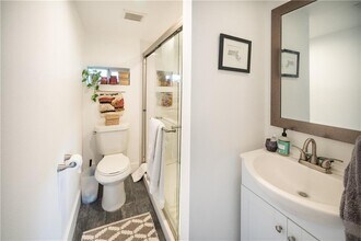 1119 Gunter St in Austin, TX - Building Photo - Building Photo