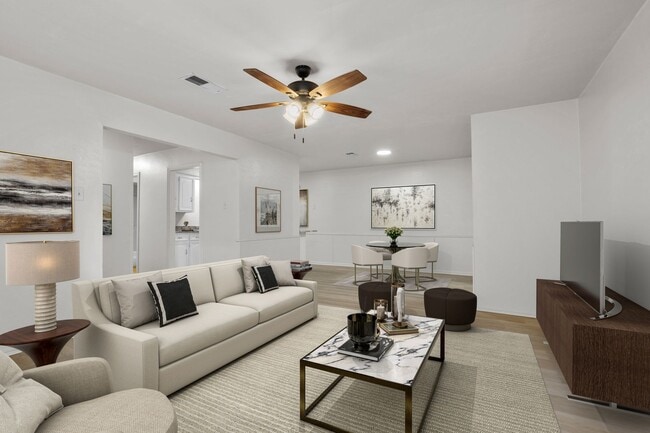 property at 814 Skyline Dr