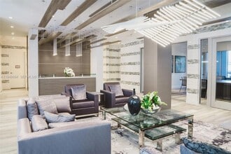 1170 NW 11th St in Miami, FL - Foto de edificio - Building Photo