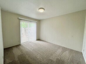 1714-1716 Madrone Ave in West Sacramento, CA - Building Photo - Building Photo