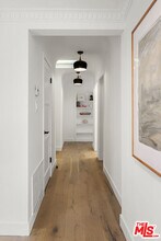 1064 S Alfred St in Los Angeles, CA - Building Photo - Building Photo