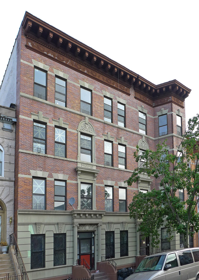 927-931 Putnam Ave in Brooklyn, NY - Foto de edificio - Building Photo