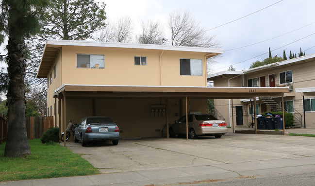 7527 Cook Ave in Citrus Heights, CA - Building Photo - Building Photo