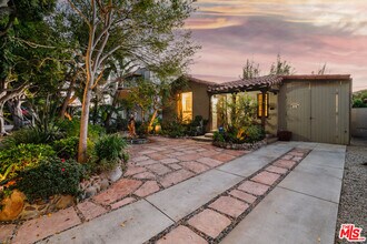 1311 Maple St in Santa Monica, CA - Building Photo - Building Photo