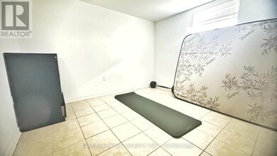 83 Cornwallis Dr in Toronto, ON - Building Photo - Building Photo