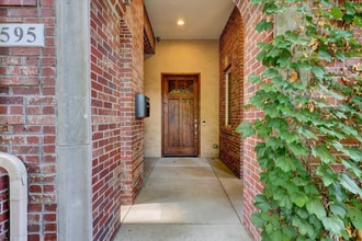 595 S Corona St in Denver, CO - Building Photo - Building Photo