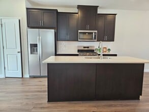 112 Abramo Victor Dr in Downingtown, PA - Foto de edificio - Building Photo