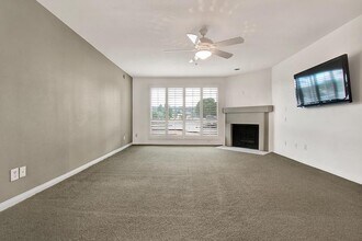 5224 Zelzah Ave-Unit -N/A in Los Angeles, CA - Building Photo - Building Photo