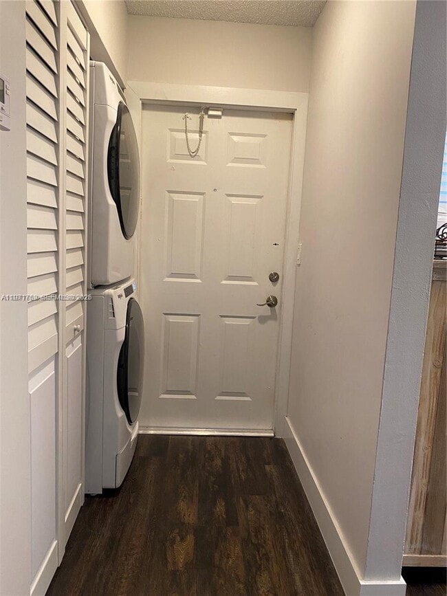 10321 NW 11th St in Pembroke Pines, FL - Building Photo - Building Photo