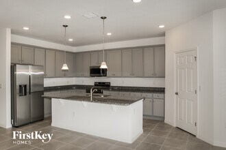 3208 John Young Pkwy in Kissimmee, FL - Building Photo - Building Photo