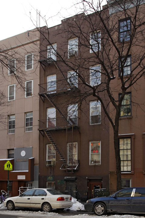 70 St Marks Pl in New York, NY - Building Photo