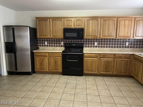 45718 W Guilder Ave in Maricopa, AZ - Foto de edificio - Building Photo