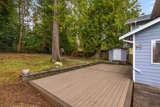 16725 10th Ave NE in Shoreline, WA - Building Photo - Building Photo