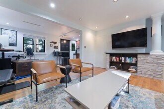 929 St Marys St in Raleigh, NC - Building Photo - Building Photo