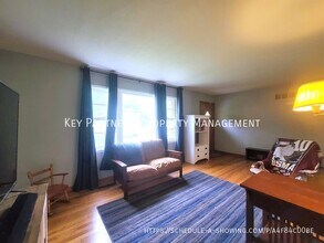 6703 NW Evelyn St in Kansas City, MO - Building Photo - Building Photo