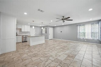 1006 Darlene Ln in Arlington, TX - Building Photo - Building Photo