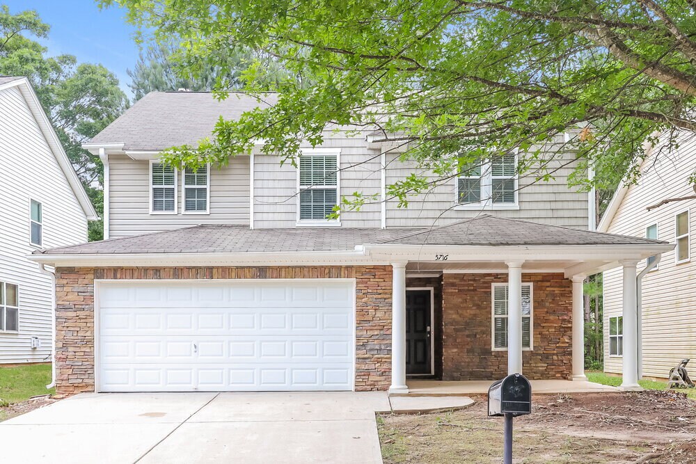 5716 Sable Way in Atlanta, GA - Building Photo