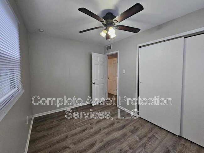 5556 Washington St in Merrillville, IN - Building Photo - Building Photo