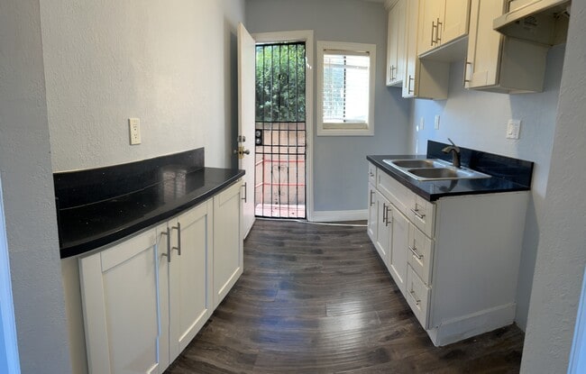 2110 Keith St, Unit 2116 1-2 Keith Street in Los Angeles, CA - Foto de edificio - Building Photo